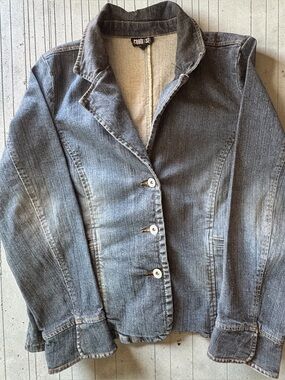 Contrast ladies Denim Button-Up Jacket/Blazer in Washed Blue. Stretch. Large.